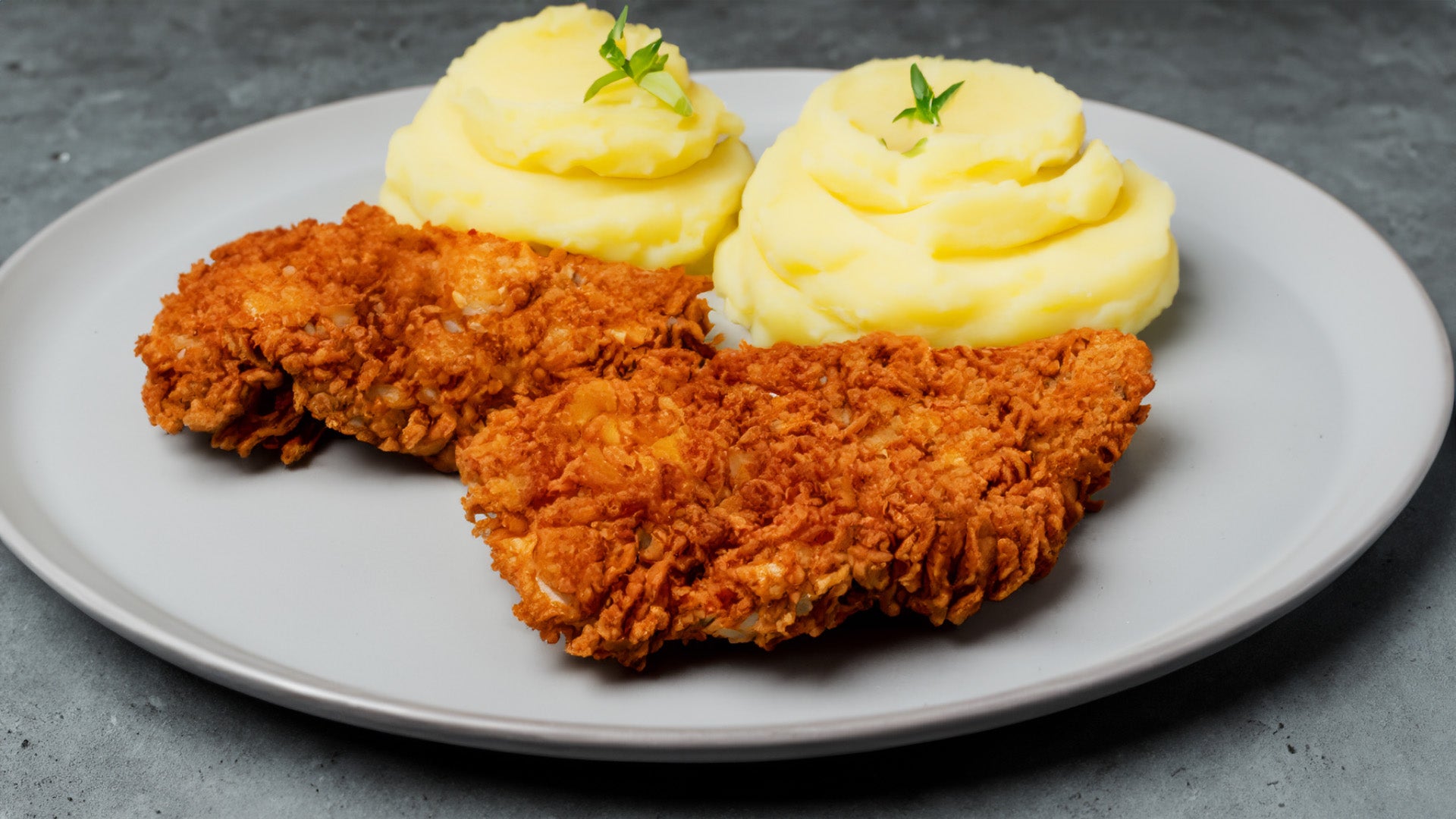 Pollo Crujiente al Estilo Airfryer con Puré de Papas al Ajo