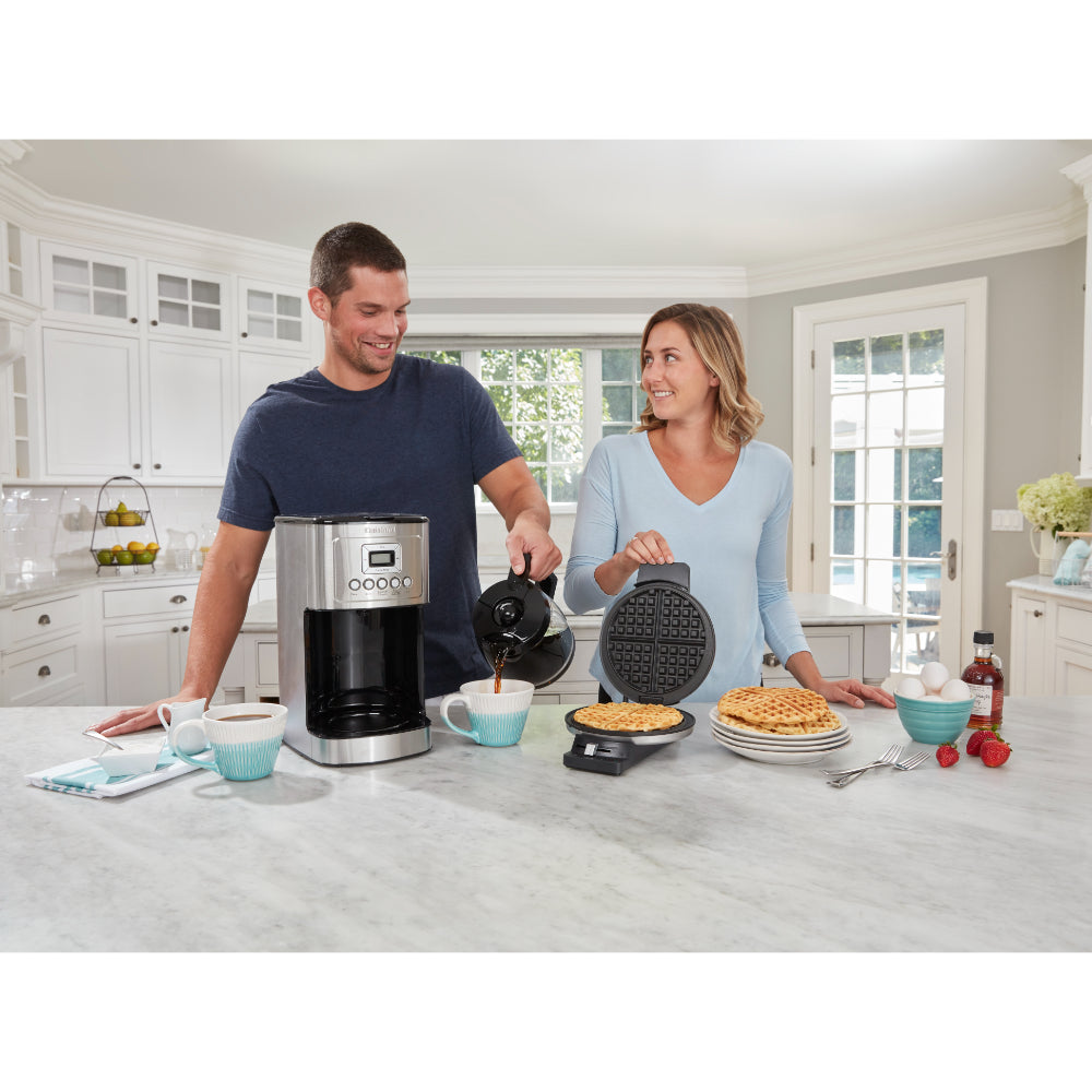 Waflera Clásica Redonda WMR-CANAS de Cuisinart®