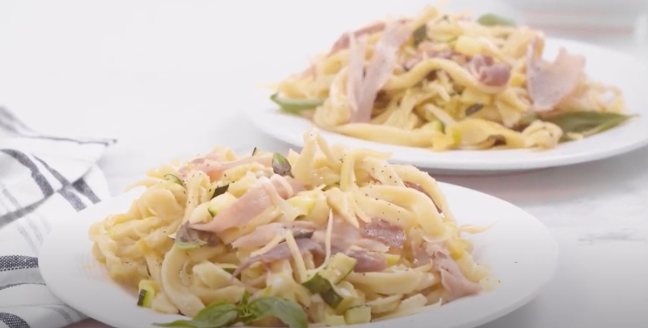 Fettucini casero con prosciutto