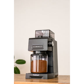 Molinillo de Café Espresso Bar™ CBM-22 de Cuisinart®
